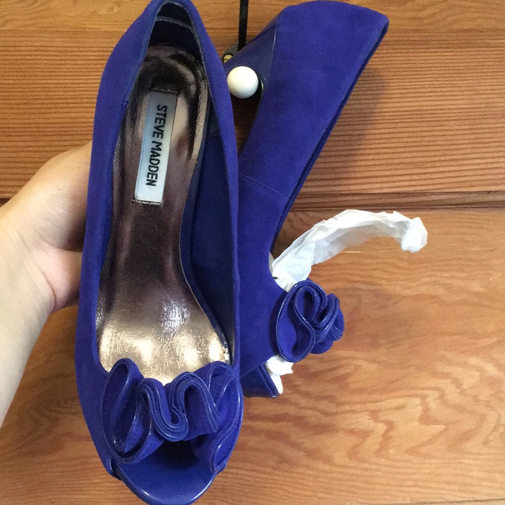 Steve Madden platform pumps NWOT